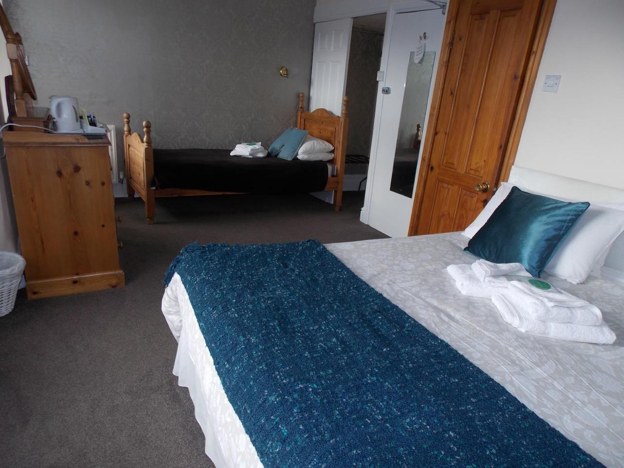 Ivy Bank Guest House Тенби Экстерьер фото