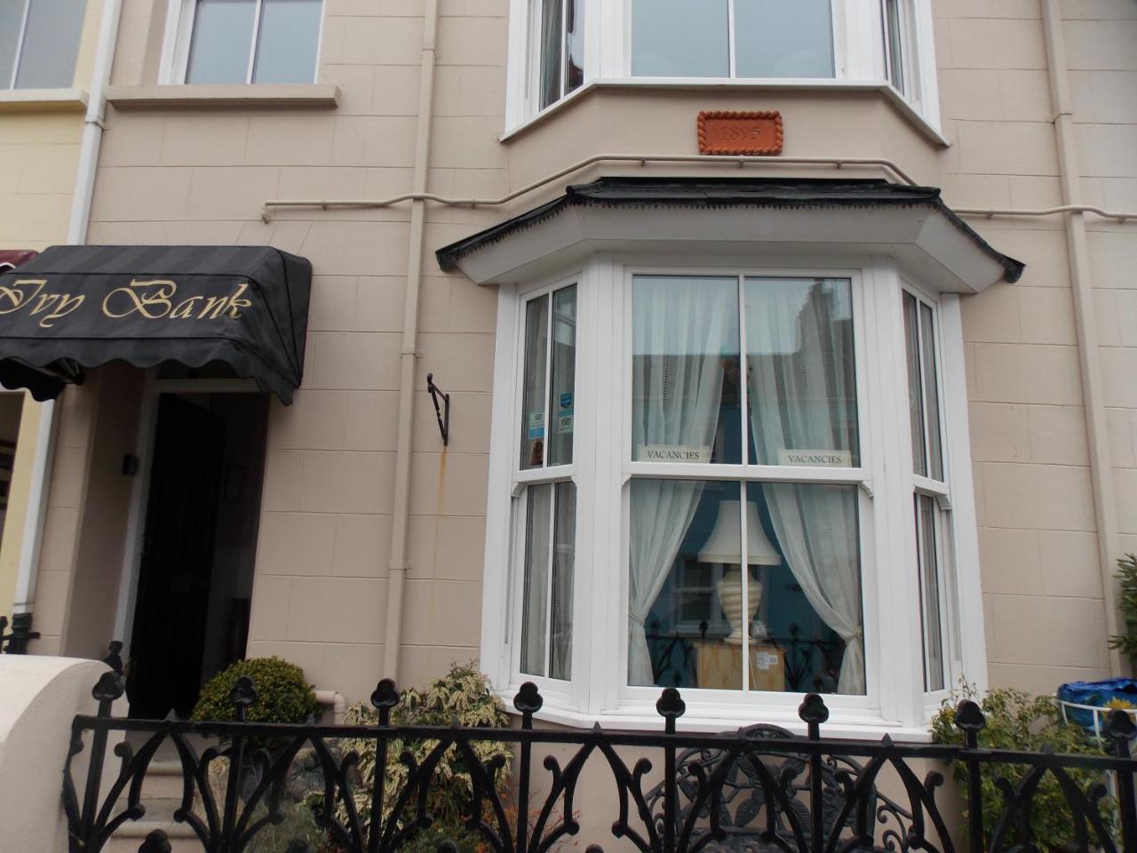 Ivy Bank Guest House Тенби Экстерьер фото