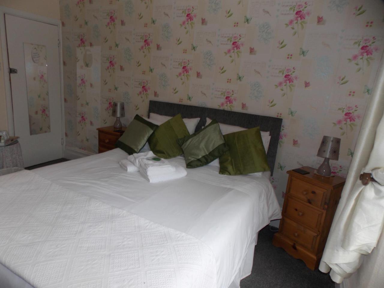Ivy Bank Guest House Тенби Экстерьер фото