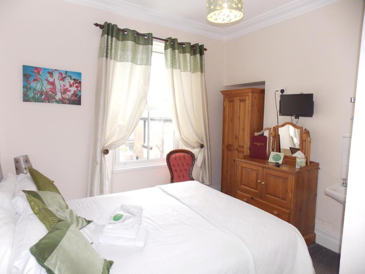 Ivy Bank Guest House Тенби Экстерьер фото