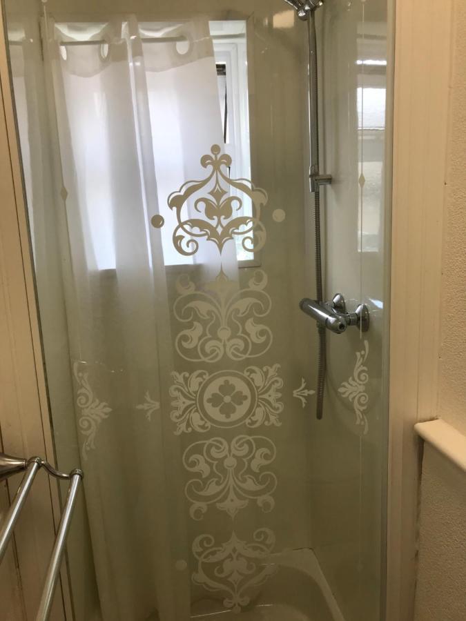 Ivy Bank Guest House Тенби Экстерьер фото
