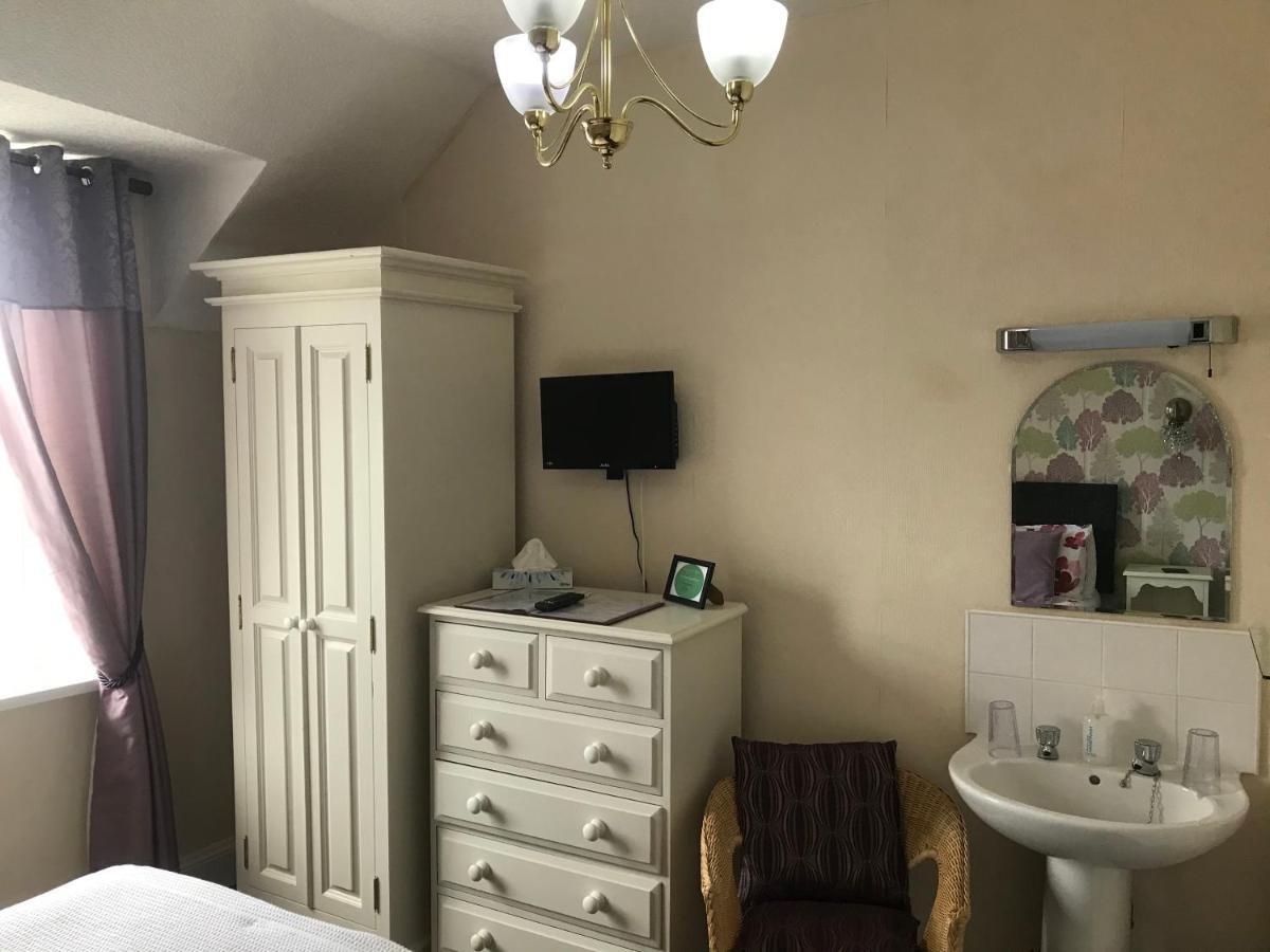 Ivy Bank Guest House Тенби Экстерьер фото