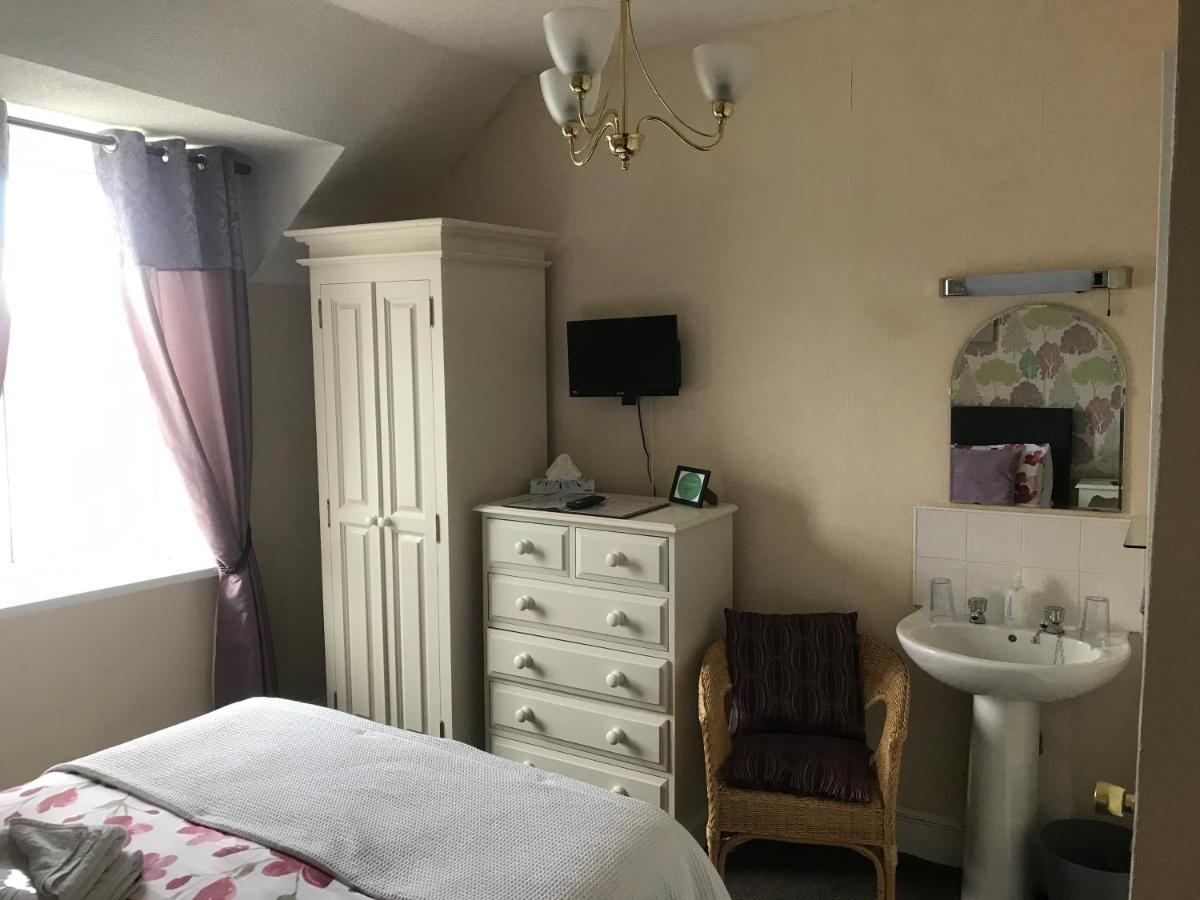 Ivy Bank Guest House Тенби Экстерьер фото